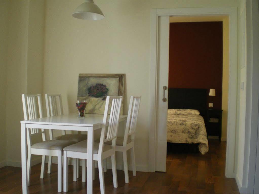 Apartamentos Murallas De Sevilla Exterior photo